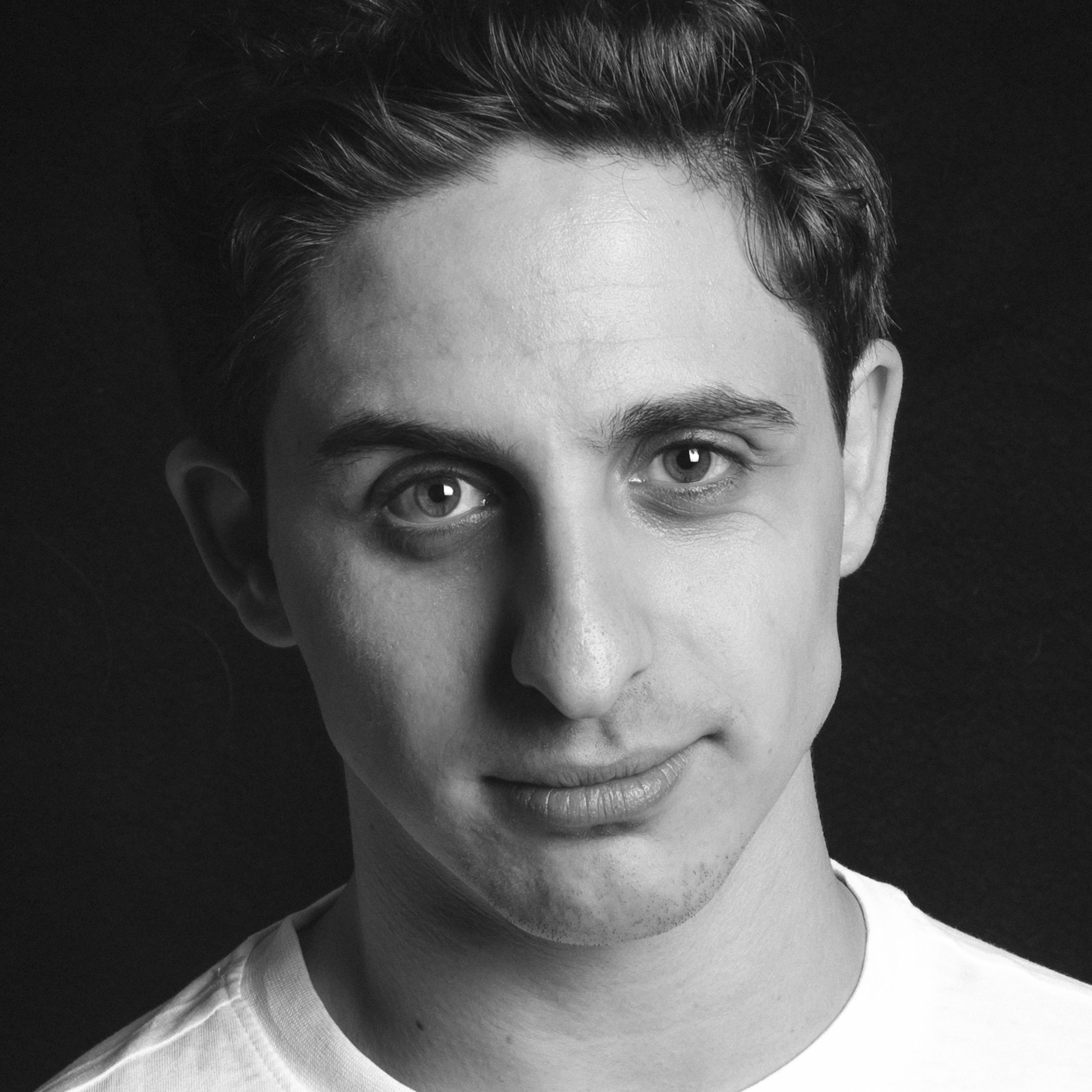 Oscar Lasarte Actor
